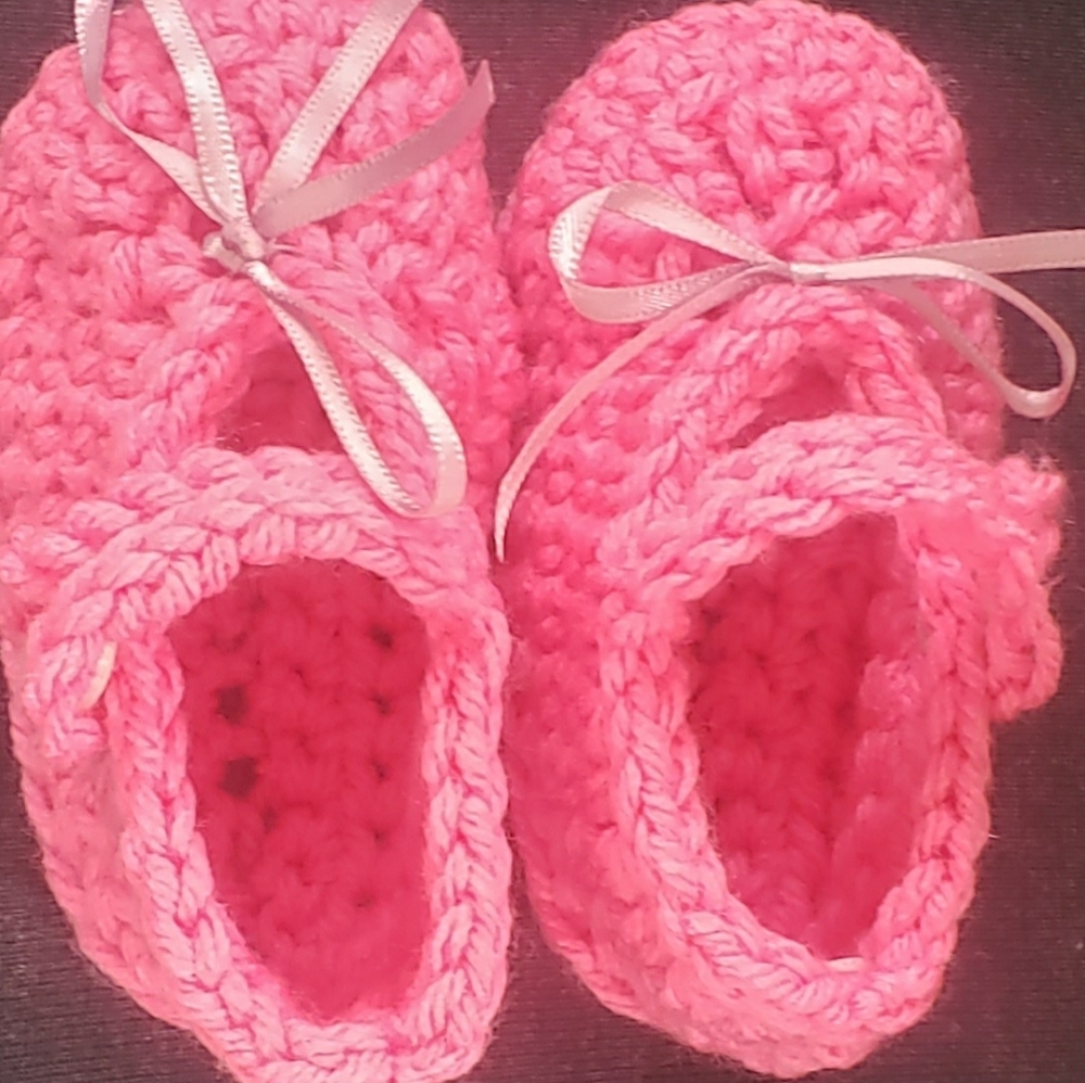 Beautiful Mary Jane style booties sz.0-3 mos.
